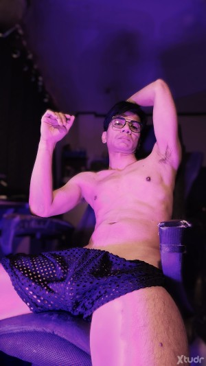 Xtudr - rldn9wrv: Asian guy with the big penis