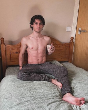 Xtudr - Paulhomo: Soy nuevo aquí, busco diversión.
Busco aventuras picantes.
Cámara o en persona. Abierto a cualquier intercambio.
Si compar...