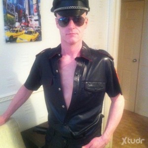 Xtudr - favonius71: #TeamAlpha #TeamRecon Dom top looking to connect with any sub bottoms who are into exhibitionism and kinky role-play. Ha...