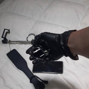 Xtudr - PlaySado: YO= Tranquilo, casero, ingeniero, cocinero empírico, vida st8.
Qué hago: Tocar / masajear antes y después de cada sesión, ...