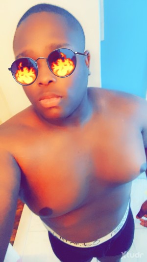Xtudr - JeySmooth21: I’m Artist (Cartoonist)
I’m businessman 
I Can Cook
I’m Drummer
I like music 
Old School Music, 70s Music,80s Music,90s...