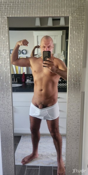 Xtudr - master4slave1: I'm looking for a submissive slave who serves me like a puppet. NO FINDOM OR PAY FOR SEX. YOU ONLY PAY FOR THE TRIBUT...