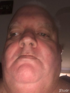 Xtudr - Bradley: Guy who likes to chat and have fun, I like movies and sports and different genres of music, will chat to anyone, don’t real...