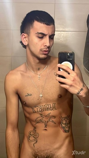 Xtudr - AmoXL20cm: busco real o online, amo Cash XL 20cm y dominante. Busca sumisos, perros , sirvientes para que estén a mi disposición . M...