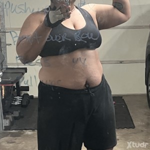 Xtudr - JonasJones: Transmasc Gay 
Chub but working out to be more of an otter 
Working towards top surgery 
And still has a 🐈‍⬛