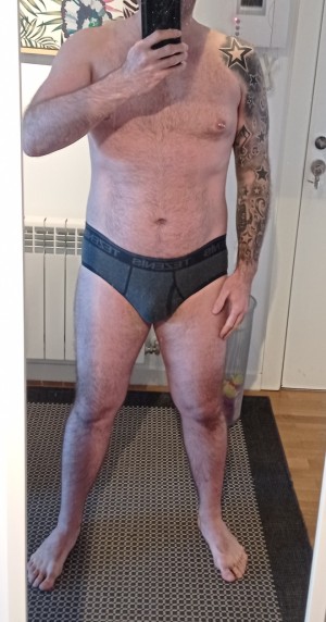 Xtudr - manu: Male uncle with desire for perversion and good vibes