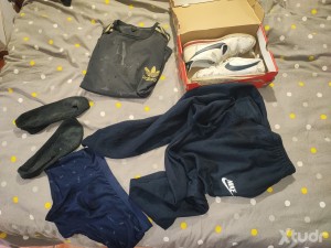 Xtudr - PIGFOOT: Buscando cerdos sumiso que disfruten oliendo y lamiendo mi ropa currada sudada y sucia. Entrega en mano cerca de Tarancón (...