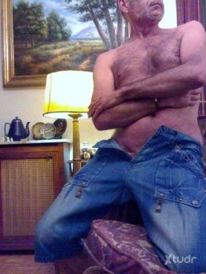 Xtudr - Jc_Walpurg: Un tio morboso, viciosete, cerdaco, con bastante aguante, sumisete y obediente con ganas de un macho rey activazo, cañer...