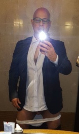 Xtudr - MJO: Busco esclavos muy mamones y muy sumisos.
Looking for extremely submissive and excellent sucker slaves.
    