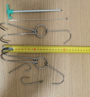 Xtudr - Oso_masoquista: Mis pechos están preparados para ser perforados con agujas de diversas medidas, clavos largos, pinchos de acero y an...
