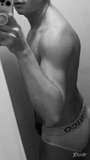 Xtudr - FREYO: Me gustan los culos olorosos , sumiso obediente fetichista y a veces amo dominante 