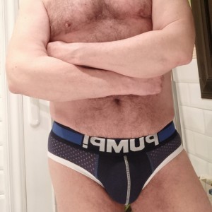 Xtudr - skorpiobcn7: Obedient, complacent, cocksucker. I like insults, slaps on the ass (without overdoing it), humiliation. I love being on...