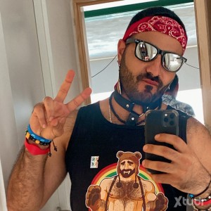 Xtudr - yourfeet: Pies no… pues bonitos si 
Bisexuales 😍😍😍😍😍
Morbo
Sexo duro 
Dar masajes 
Que me DUELA