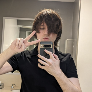 Xtudr - SubBottom: I'm a submissive bottom guy.