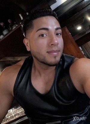 Xtudr - EduardoAmo: Dominant 31 years old looking for slutty boys to torture and train.