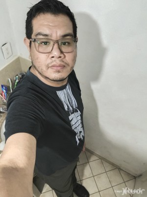 Xtudr - ReyGill: Waiting to find a good little slut, dedicated to me with a prospect of 24/7,
Practices are:
Fisting
Ballbusting
Spanking
Co...