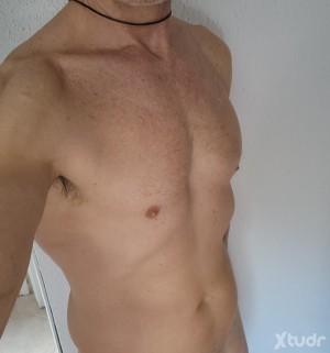 Xtudr - sumisoencastidad: Submissive in chastity, looking for dominant active endowed master or also couple of dominant masters, trans or cr...