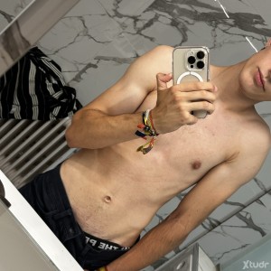 Xtudr - mts09: Ig: _matii__09
Busco jóvenes como yo, máximo 20 y blancos 
