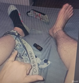 Xtudr - n9dogdd4: I'm looking for a Dominant man, a male, to worship and be his balls licker and servant, that easy and simple, without mone...