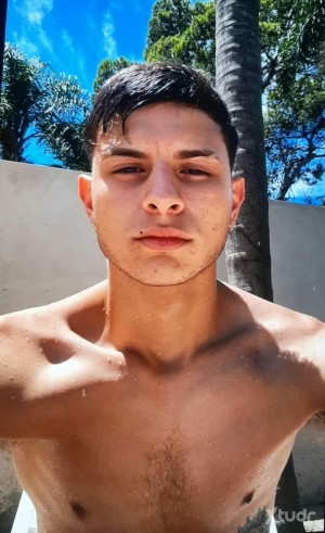 Xtudr - MachoTotal1: Busco Perras dispuestas a servir 100%
GRUPO DE TELEGRAM CON UNO O MAS MACHOS JÓVENES. SI QUIERES INFORMACIÓN, HABLAME A...