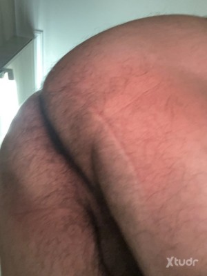 Xtudr - Analven: I'm a 56-year-old man, dog and bitch I like to fuck bareback and to be penetrated bareback too, I'm hairy very hot and perv...