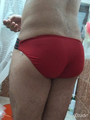 Xtudr - cesclavo: I'm looking for a dominant man to please if you're interested in my services.