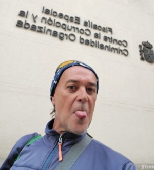 Xtudr - perraenlacama: Probé cosas en mi culito y ahora quiero ser la putita que te va a dar placer 