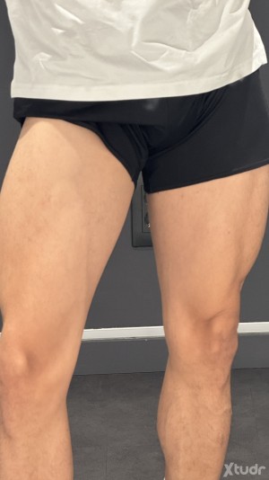 Xtudr - DOMJVN: Amo joven, cuerpo atlético en busca de sumisos paga fantas 