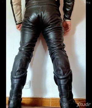 Xtudr - Winner: I'm hardly logging in anymore because with the changes they're making, this is getting worse all the time. I'll probably del...