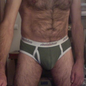 Xtudr - xamo: Pareja de amos con ganas de sumiso barbudo y peludo.......no impresicindible pero si lo que más mola.