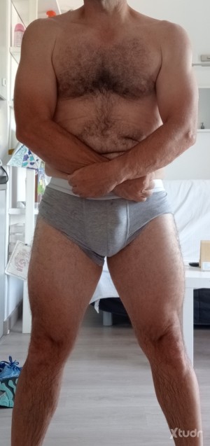 Xtudr - silvano: Sumiso educado, sano, musculado, maduro. Interesado en avanzar por el camino de la sumisión.
Busco Amo.