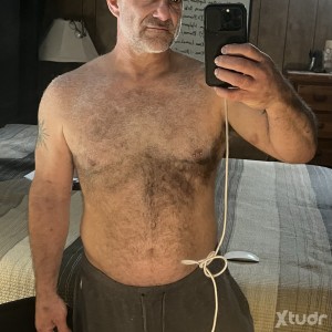 Xtudr - vershairyitaliandude: Italian horndog, love getting naked with likeminded guys, exploring and pushing my boundaries (yours too).  Am...