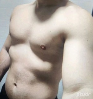 Xtudr - WCboy: Soy esclavo sumiso atractivo y busco amo muy cerdo que me entrene para adorarle, y ser su retrete. Tengo sitio y si merece la...