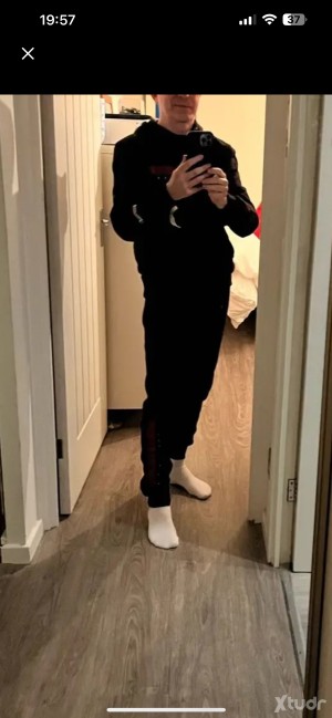 Xtudr - Adam_londnuk: New here! Very open minded, have lots of naughty thoughts and things to try 😈
