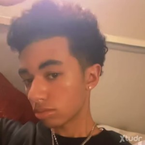 Xtudr - danabrin: I go to college
I love horror movies
I love ice skating and shopping 
Instagram: danabrin.__
Snapchat: db_120405