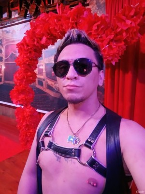 Xtudr - Sr_Umbra: Un esclavo completo, que es obediente, doméstico, findom y de protocolo, que está a mi disposición siempre y como yo quier...