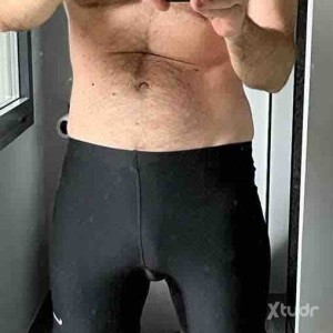 Xtudr - amispiesM: I'm looking for a submissive to attend to my feet, give massages, and service my ass, balls, and dick. You just have to k...