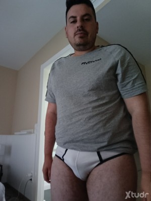 Xtudr - Ballbustingboy1: Busco gente a la que le guste el ballbusting. Me gusta golpear y recibir
Solo eso, nada de sexo