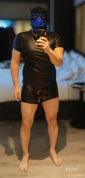 Xtudr - Guidel: I like people who speak clearly and fulfill what they offer. My vices must be your desire.