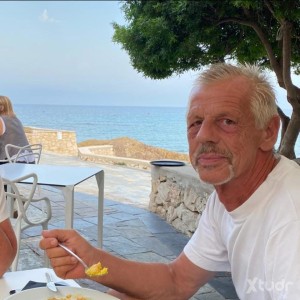 Xtudr - EsclavoMaduro1: I'm looking for a top and masculine man who will do everything to me. 
I'm submissive and obedient. 
I am searching ...