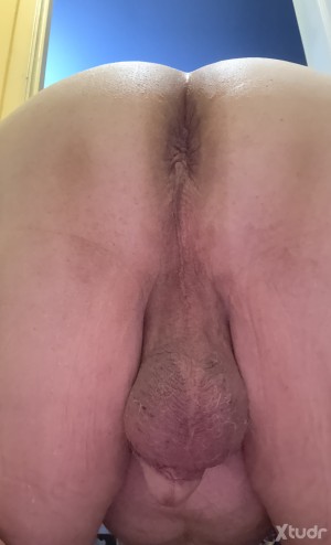 Xtudr - Goal1: I’m easy going looking for a like minded person who likes to play poekemon.