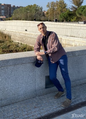 Xtudr - damyvet: Compliant. Little experience. I prefer someone more stable for personal treatment.