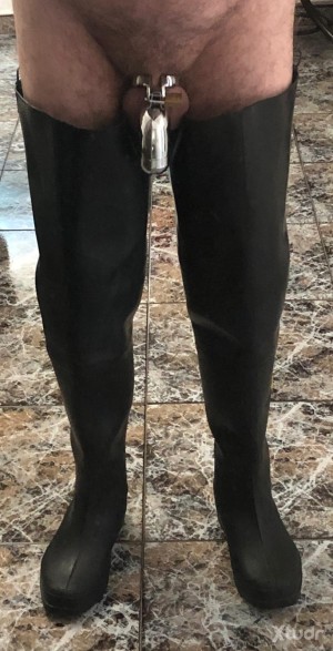 Xtudr - sumisowaders: Pasivo , sumiso,  al que le gustan todo tipo de botas, waders, militares, etc, el rubber, el cuero y el bondage, si es...