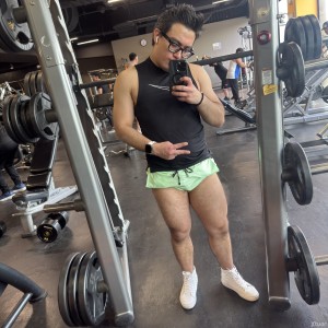 Xtudr - AH: Hola, soy un chico joven que busca ser sometido por un amo cabron, al cual pueda obedecer y al cual cumplirle sus fantasías. Soy...