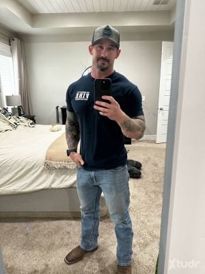 Xtudr - Teemah2_3: There’s a lot more to know about me just send a nice dm 