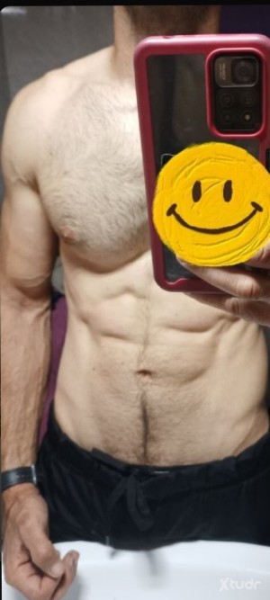 Xtudr - AlphaSuperior82: Acepto solo perros que disfruten dándome todo lo que su dios merece y poniéndolo a mis pies.
Acepto pagafantas y pe...
