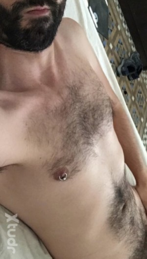 Xtudr - Hogger: I'm looking for submissive men, proud to be so. I'm not looking for humiliation, I like guys like me and without waxing. If ...