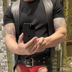 Xtudr - dogbound: Good looking Spanish guy looking for raw and rough likeminded guys for a steamy session 