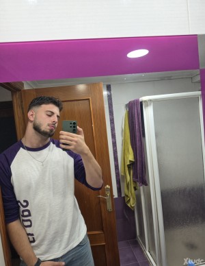 Xtudr - jmsul25: busco alguien que quiera servirme, que sepa cuál es su lugar si te molan los pies uso una 46 no suelo tener límites hablame...