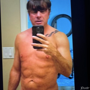 Xtudr - 4cx6fdhl: Laid-back easy-going muscle guy. Looking for mild to wild.